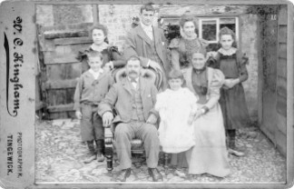 ?Richard Coates (1858-1929) and family